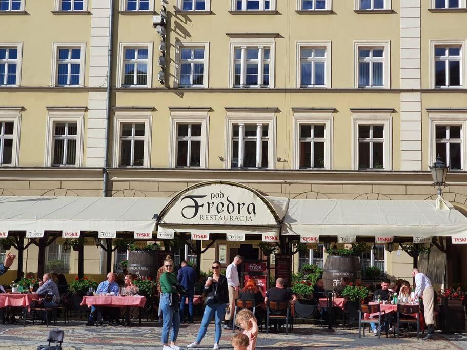 Апартаменты Rynek Pod Fredra Вроцлав Экстерьер фото